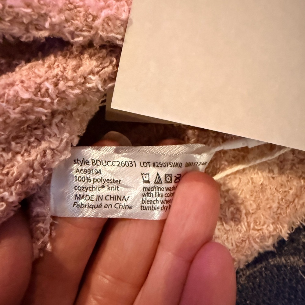 Barefoot dreams hat - Picture 5 of 5